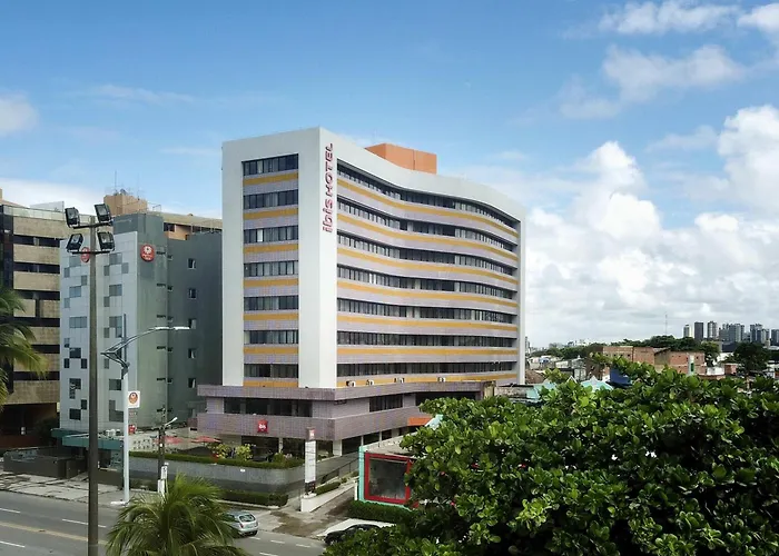 ibis Maceio PajuçaraHotel em Maceio