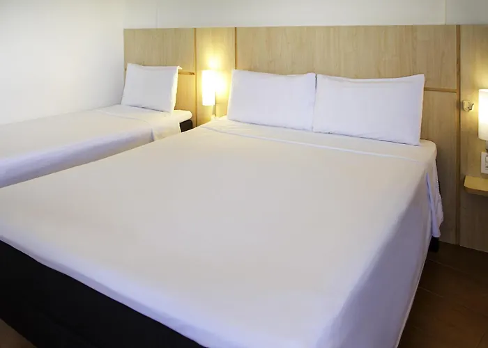 ibis Maceio PajuçaraHotel em Maceio